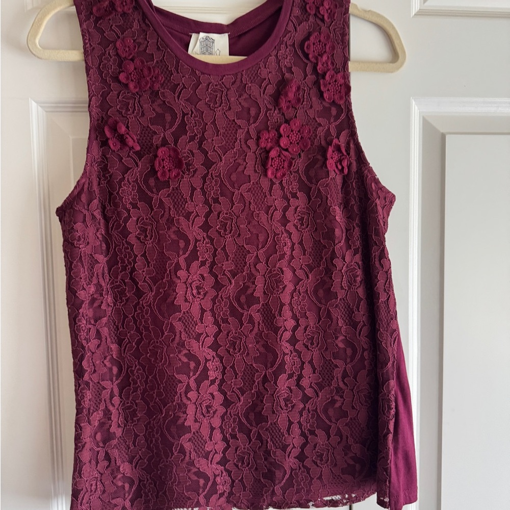 Anthropologie lilli’s closet Sleeveless lace Tank Top floral embellishment